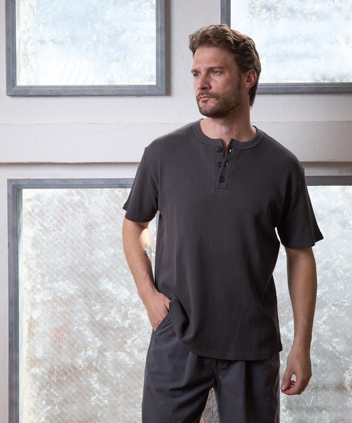 paradigm（パラダイム）の「【paradigm】ガス焼きワッフルヘンリーネックT（Tシャツ/カットソー・メンズ・ブラック/ダークグレー/ホワイト・MEDIUM/LARGE/X-LARGE）」の4枚目の写真