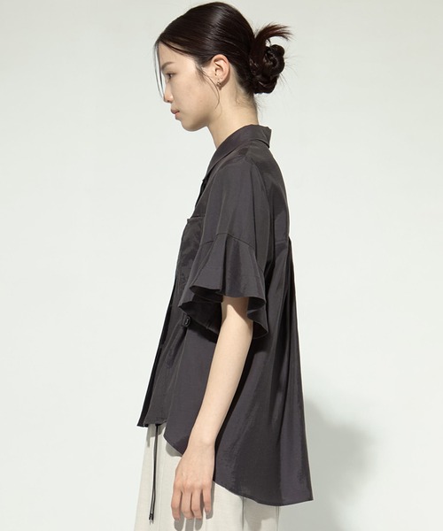 STUDIOUS（ステュディオス）の「【STUDIOUS/ステュディオス】Hem Flare 2way Blouse/ヘムフレアブラウス（シャツ/ブラウス・レディース・ホワイト/ブラック/サックスブルー・FREE）」の16枚目の写真
