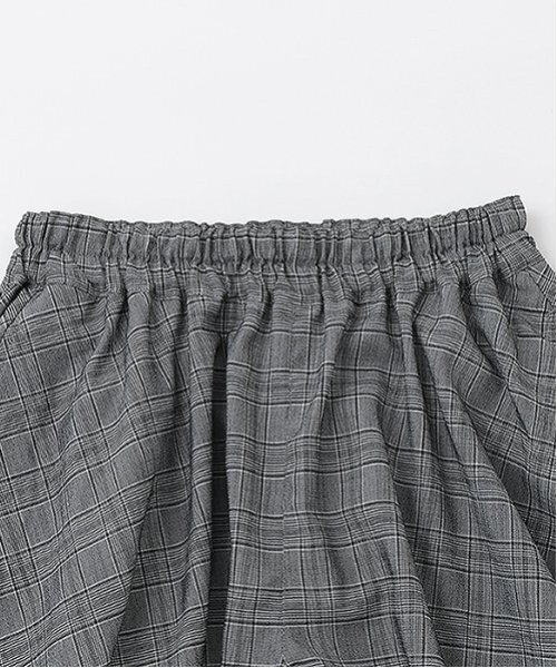 pom ponette junior（ポンポネットジュニア）の「裾レースキュロット（スカート・キッズ・ブラック/オフホワイト・M:150cm/L:160cm）」の4枚目の写真