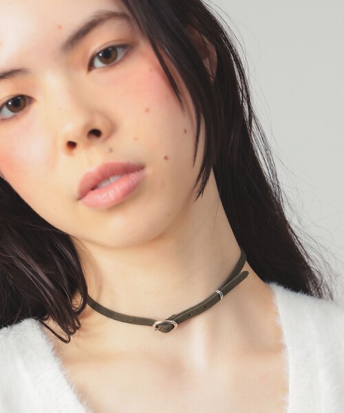 Ray BEAMS(レイビームス)の「フェイク スエード チョーカー(チョーカー・レディース・ダークブラウン/サックスブルー/グリーン系その他3・ONE SIZE)」の4枚目の写真