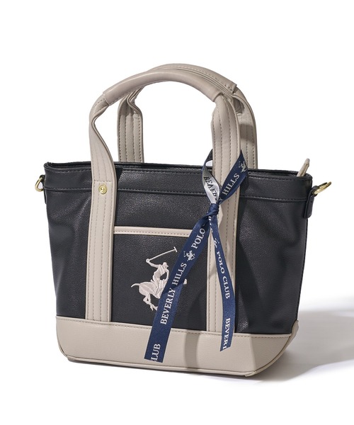 BEVERLY HILLS POLO CLUB(ビバリーヒルズポロクラブ)の「【Beverly Hills Polo Club/ビバリーヒルズポロクラブ】ポニー刺繍PUトートバッグSS (ショルダーストラップ付)(トートバッグ・レディース・グレー/ホワイト×ネイビー/ブラック×グレー/アイボリー/ブラック・FREE)」の3枚目の写真