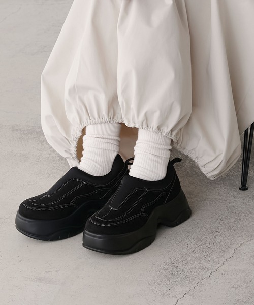 forksy.(フォルクシー)の「【forksy.】ボリュームソールヴィンテージライクスリッポン(スニーカー・レディース・ブラック/ブラウン・L/M/S)」の5枚目の写真