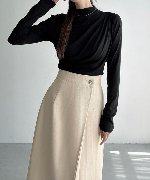 Meiru（メイル）の「プリーツラップミディアムスカート（スカート・レディース・ブラック/アイボリー/チャコール・MEDIUM/LARGE/SMALL）」の11枚目の写真