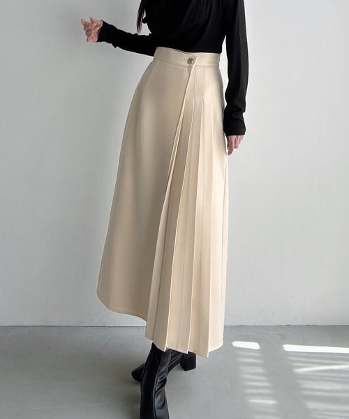 Meiru（メイル）の「プリーツラップミディアムスカート（スカート・レディース・ブラック/アイボリー/チャコール・MEDIUM/LARGE/SMALL）」の12枚目の写真