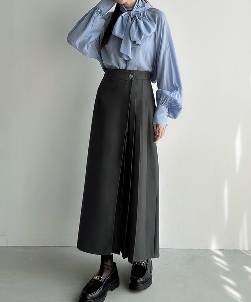 Meiru（メイル）の「プリーツラップミディアムスカート（スカート・レディース・ブラック/アイボリー/チャコール・MEDIUM/LARGE/SMALL）」の17枚目の写真