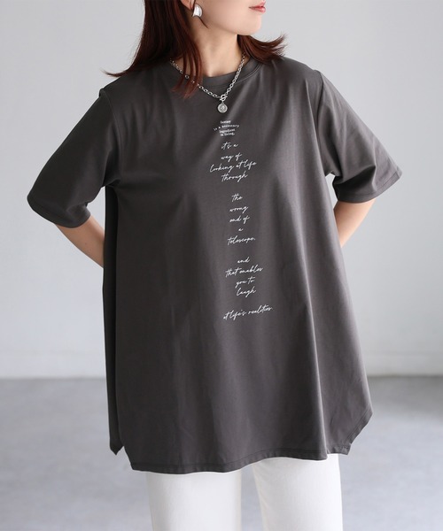 Riberry(リベリー)の「シルケット天竺ロゴプリントチュニックTシャツ(Tシャツ/カットソー・レディース・チャコールグレー/オフホワイト/イエロー・FREE)」の1枚目の写真