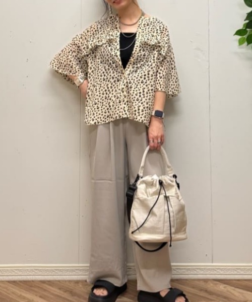 Right-on(ライトオン)の「HONEYSUCKLE ROSE(ハニーサックルローズ)【レディース】フリルブラウス(シャツ/ブラウス・レディース・ベージュ/ブラック/オフホワイト・M/L)」の19枚目の写真