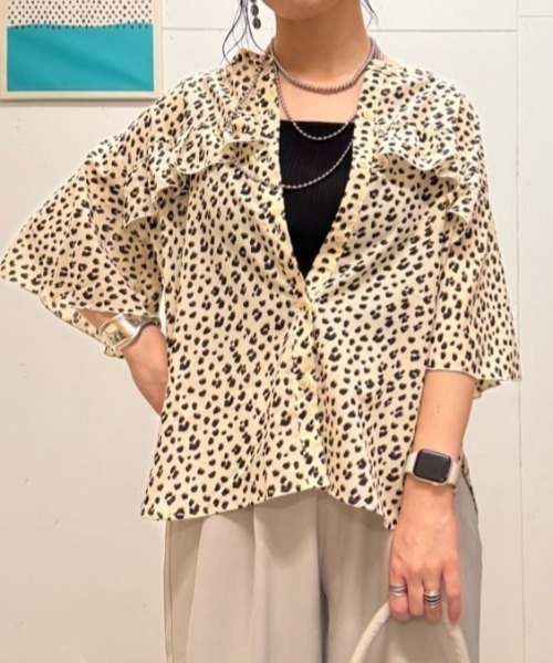 Right-on(ライトオン)の「HONEYSUCKLE ROSE(ハニーサックルローズ)【レディース】フリルブラウス(シャツ/ブラウス・レディース・ベージュ/ブラック/オフホワイト・M/L)」の21枚目の写真