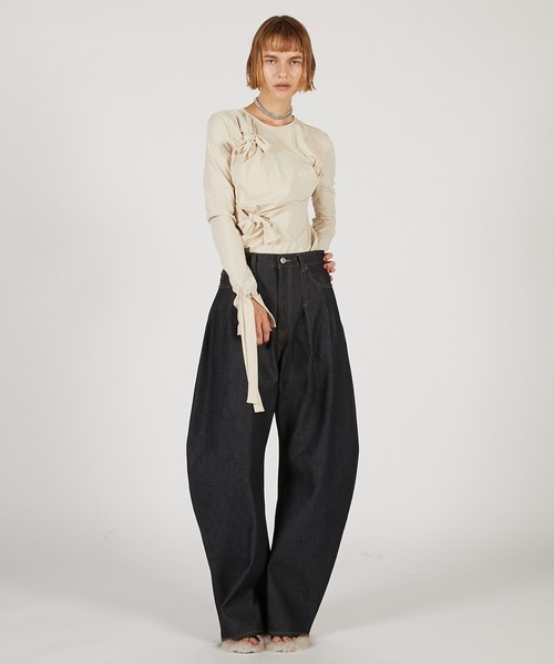 PRANK PROJECT（プランクプロジェクト）の「ノットシャーリングトップ / Knot Sharing Top（その他トップス・レディース・チャコールグレー/アイボリー/レッド・FREE）」の4枚目の写真