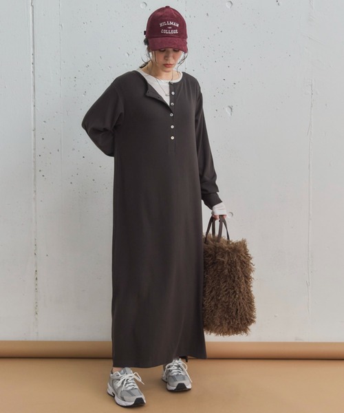 Doux archives(ドゥアルシーヴ)の「2WAYヘンリーネックリブワンピース(ワンピース・レディース・アイボリー/カーキ/チャコールグレー・38)」の1枚目の写真