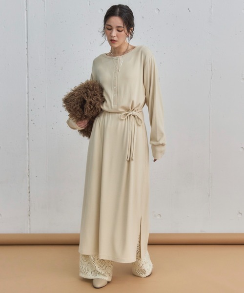 Doux archives(ドゥアルシーヴ)の「2WAYヘンリーネックリブワンピース(ワンピース・レディース・アイボリー/カーキ/チャコールグレー・38)」の2枚目の写真