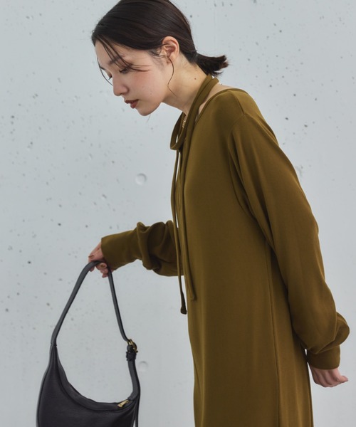 Doux archives(ドゥアルシーヴ)の「2WAYヘンリーネックリブワンピース(ワンピース・レディース・アイボリー/カーキ/チャコールグレー・38)」の16枚目の写真