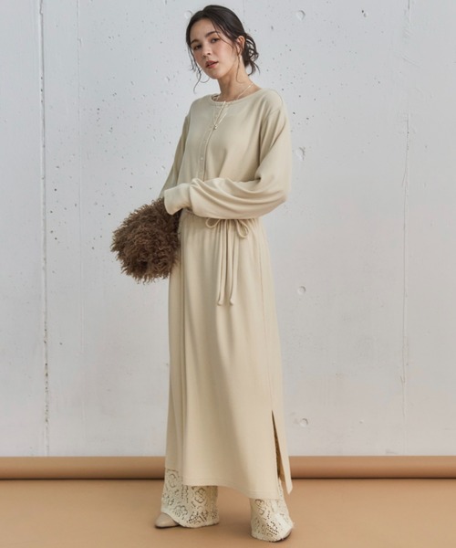 Doux archives(ドゥアルシーヴ)の「2WAYヘンリーネックリブワンピース(ワンピース・レディース・アイボリー/カーキ/チャコールグレー・38)」の21枚目の写真