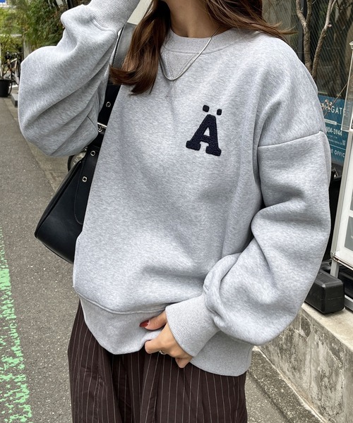 GeeRA（ジーラ）の「サガラ刺繍オーバーサイズ裏起毛スウェット（スウェット・レディース・オートミール/杢グレー/ブラック・MEDIUM/LARGE/X-LARGE）」の3枚目の写真