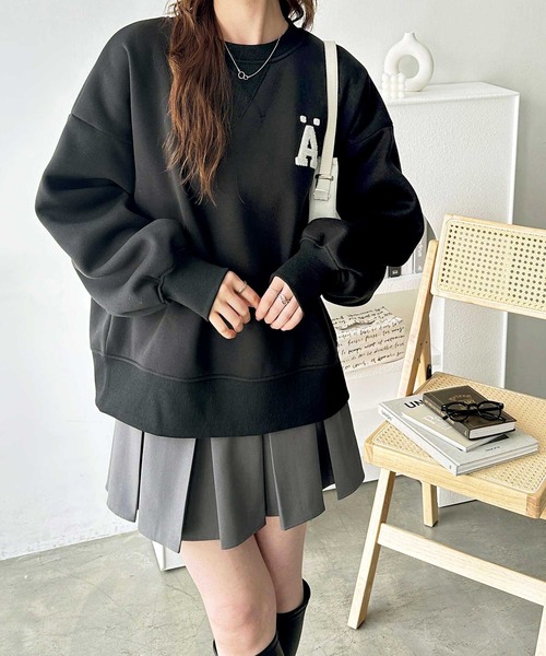 GeeRA（ジーラ）の「サガラ刺繍オーバーサイズ裏起毛スウェット（スウェット・レディース・オートミール/杢グレー/ブラック・MEDIUM/LARGE/X-LARGE）」の9枚目の写真