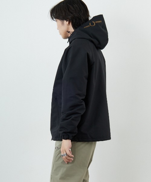 FRED PERRY/フレッドペリー] 別注 パデッド フード刺繍シェル
