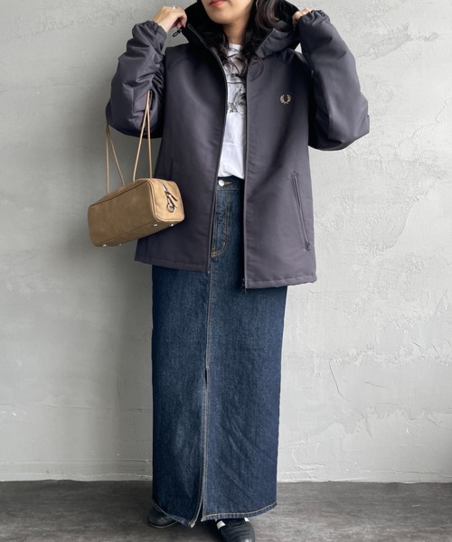 FRED PERRY（フレッドペリー）の「[FRED PERRY/フレッドペリー] 別注 パデッド フード刺繍シェルジャケット【追加】（ブルゾン・レディース・ダークグレー/ブラック・S/M/L/XL）」の10枚目の写真