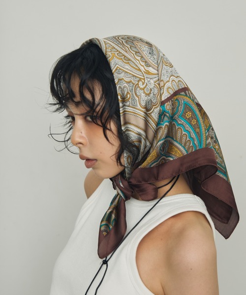 Trish（トリッシュ）の「アソートペイズリー柄スクエアスカーフ（ストール/ショール・レディース・ネイビー/オレンジ/ブラウン・FREE）」の5枚目の写真