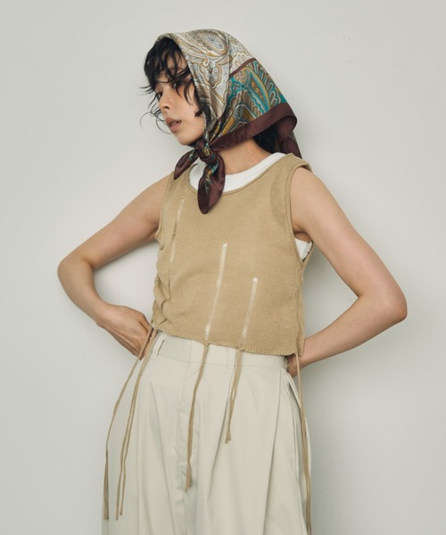 Trish（トリッシュ）の「アソートペイズリー柄スクエアスカーフ（ストール/ショール・レディース・ネイビー/オレンジ/ブラウン・FREE）」の9枚目の写真