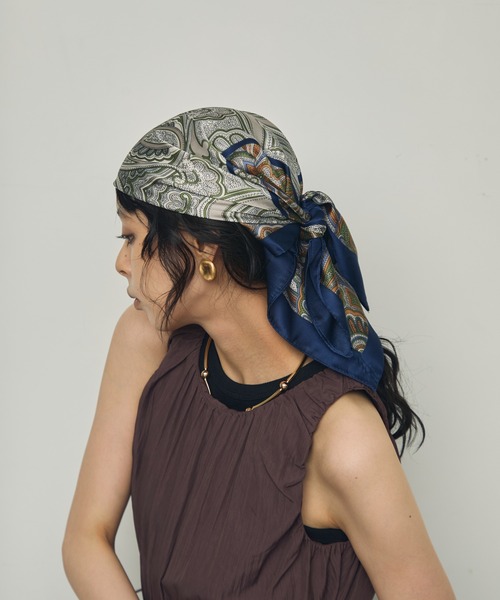 Trish（トリッシュ）の「アソートペイズリー柄スクエアスカーフ（ストール/ショール・レディース・ネイビー/オレンジ/ブラウン・FREE）」の13枚目の写真