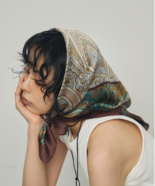 Trish（トリッシュ）の「アソートペイズリー柄スクエアスカーフ（ストール/ショール・レディース・ネイビー/オレンジ/ブラウン・FREE）」の22枚目の写真