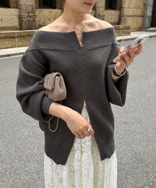 DouDou（ドゥドゥ）の「フロントジップニット（ニット/セーター・レディース・モカ/チャコールグレー/ブラック/アイボリー・FREE）」の3枚目の写真