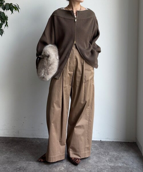 DouDou（ドゥドゥ）の「フロントジップニット（ニット/セーター・レディース・モカ/チャコールグレー/ブラック/アイボリー・FREE）」の6枚目の写真