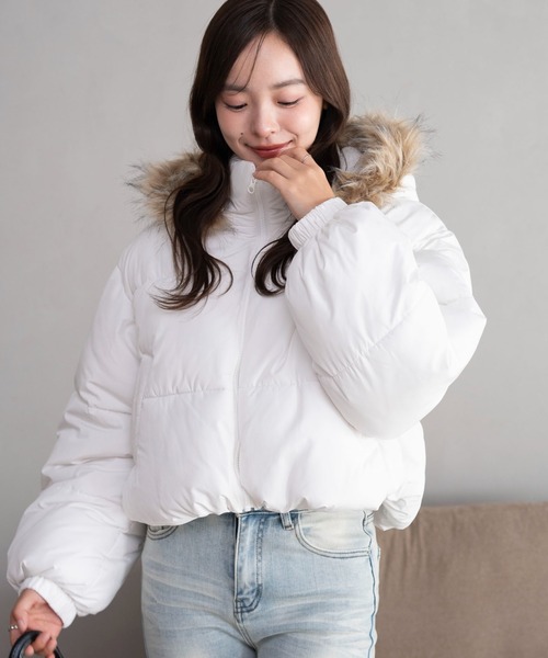 WEGO（ウィゴー）の「WEGO/【25年秋冬新作】2WAYファーフード 中綿ショートブルゾン（ダウンジャケット/コート・レディース・ブラック/ブラウン/ホワイト・SMALL/MEDIUM）」の2枚目の写真