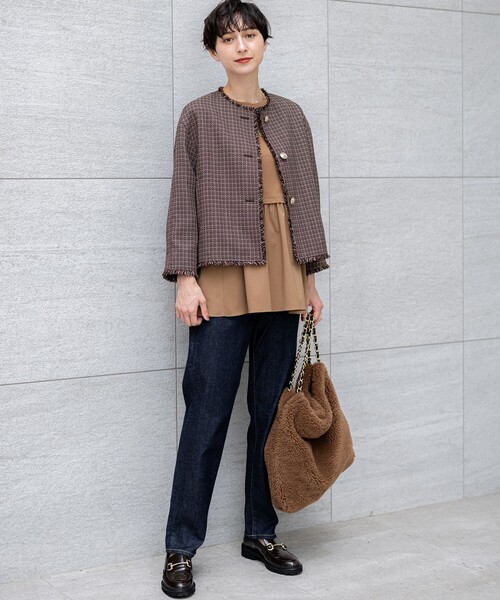 23区 S(ニジュウサンクチイサイサイズ)の「【洗える】シルキータフタコンビ ペプラム カットソー(Tシャツ/カットソー・レディース・ホワイト系/ブラック系/黄土色系/スカイブルー系・32)」の9枚目の写真
