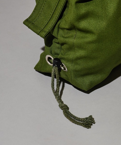 BLANK　（ブランク）の「Color duffel bag / カラーダッフルバッグ（ショルダーバッグ・レディース・カーキ・FREE）」の4枚目の写真