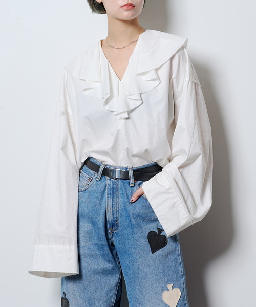CITYSHOP(シティーショップ)の「FRILL NECK ブラウス(シャツ/ブラウス・レディース・ホワイト/ブラック・FREE)」の2枚目の写真