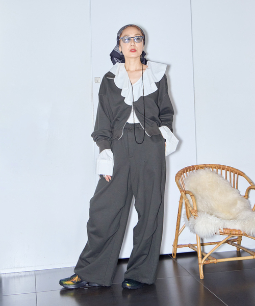 CITYSHOP(シティーショップ)の「FRILL NECK ブラウス(シャツ/ブラウス・レディース・ホワイト/ブラック・FREE)」の3枚目の写真