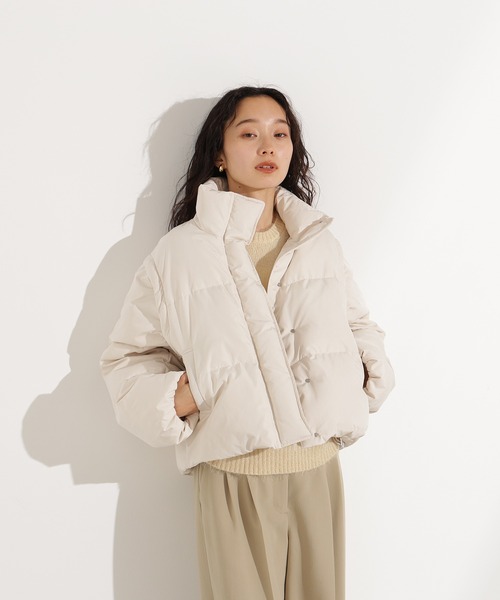 N.(N. Natural Beauty Basic)(エヌエヌナチュラルビューティーベーシック)の「【袖取り外し可能】2WAYショートダウン(ダウンジャケット/コート・レディース・ブラック/オフホワイト・MEDIUM/SMALL)」の5枚目の写真