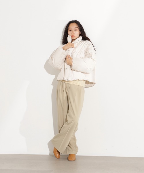 N.(N. Natural Beauty Basic)(エヌエヌナチュラルビューティーベーシック)の「【袖取り外し可能】2WAYショートダウン(ダウンジャケット/コート・レディース・ブラック/オフホワイト・MEDIUM/SMALL)」の7枚目の写真