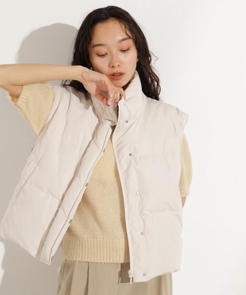 N.(N. Natural Beauty Basic)(エヌエヌナチュラルビューティーベーシック)の「【袖取り外し可能】2WAYショートダウン(ダウンジャケット/コート・レディース・ブラック/オフホワイト・MEDIUM/SMALL)」の11枚目の写真