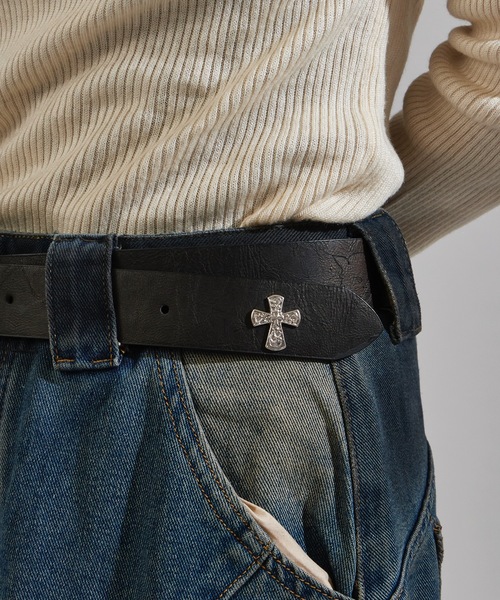 Chick(チック)の「Original Design Studded Faux Leather Belt / デザインスタッズ フェイクレザー ベルト(ベルト・レディース・ブラック・FREE)」の3枚目の写真