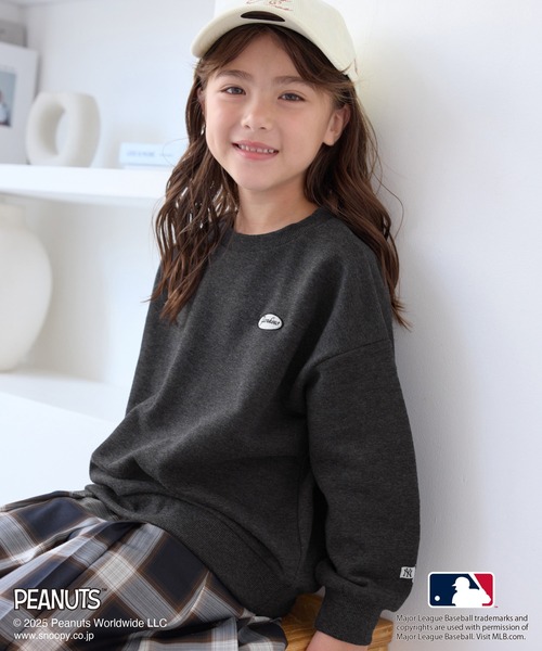 MLB(メジャーリーグベースボール)の「【PEANUTS×MLB COLLECTION by ROPE' PICNIC】スウェット(スウェット・キッズ・ライトグレー/ブラウン/チャコールグレー・L/S/M)」の2枚目の写真