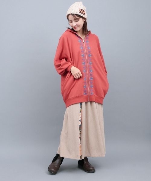 チチカカ(チチカカ)の「ミルパ刺繍ドルマンジップパーカー(パーカー・レディース・レッド/オフホワイト/チャコールグレー・FREE)」の6枚目の写真