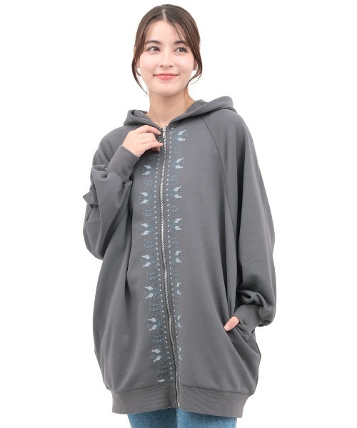 チチカカ(チチカカ)の「ミルパ刺繍ドルマンジップパーカー(パーカー・レディース・レッド/オフホワイト/チャコールグレー・FREE)」の8枚目の写真