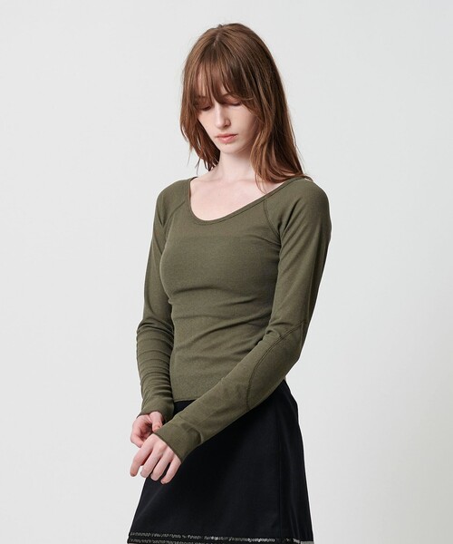 ATTISESSION（アティセッション）の「＜ATTISESSION＞ワッフル ローカットネック トップス（Tシャツ/カットソー・レディース・オリーブ/ブラック/レッド・FREE）」の8枚目の写真