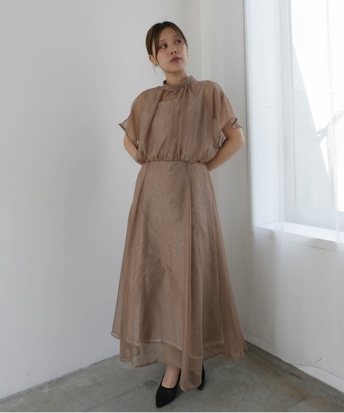 Jolie et Jolie（ジョリーエジョリー）の「シフォンオーガンジーレイヤードワンピースドレス（ドレス・レディース・ベージュ/ネイビー・LL/3L/4L/5L/M/L）」の11枚目の写真