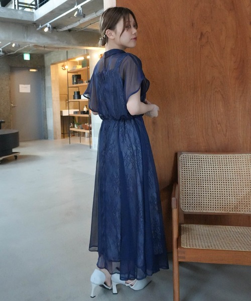 Jolie et Jolie（ジョリーエジョリー）の「シフォンオーガンジーレイヤードワンピースドレス（ドレス・レディース・ベージュ/ネイビー・LL/3L/4L/5L/M/L）」の13枚目の写真