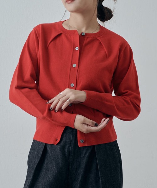 Lui's(ルイス)の「襟タックデザインウール混カーディガン(カーディガン/ボレロ・レディース・レッド/ブラック/グレー・FREE)」の9枚目の写真