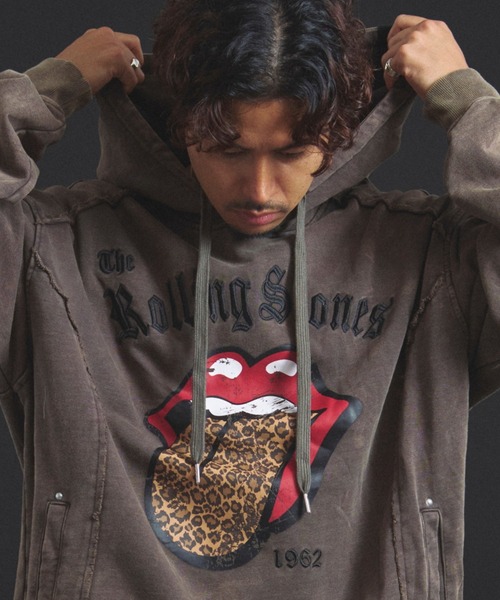 JACKROSE(ジャックローズ)の「B-TRS-Lips&Tongue-ヒョウ柄切替プルパーカー(パーカー・メンズ・ブラック/ブラウン・M/L)」の2枚目の写真