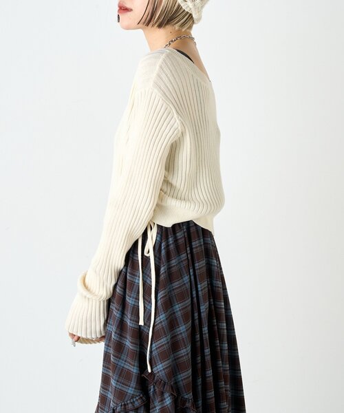 w closet（ダブルクローゼット）の「ドロストショートニット（ニット/セーター・レディース・ブルー/アイボリー/グリーン/レッド/イエロー/ネイビー・FREE）」の20枚目の写真