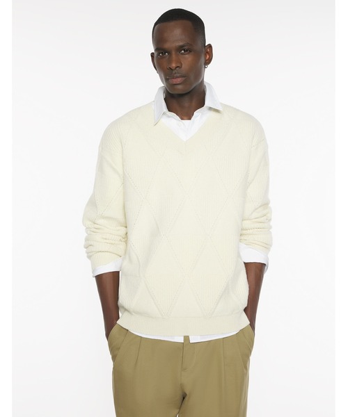 Maison Kitsune（メゾンキツネ）の「TEXTURED WOOL ARGYLE JUMPER（ニット/セーター・メンズ・アイボリー・XS/S/M/L/XL）」の5枚目の写真