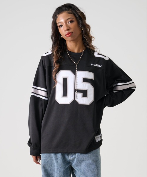 FUBU（ フブ）の「FUBU フブ ブランド ロゴ ナンバー ワッペン Vネック 長袖 ゲームシャツ（Tシャツ/カットソー・メンズ・ホワイト/ブラック/グリーン・XL/L/M/XXL）」の4枚目の写真