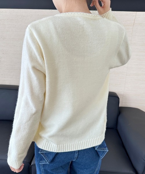 ONEP STAR(ワンピスター)の「キーネックカーディガン風ニットトップス(ニット/セーター・レディース・グレー/オフホワイト/オリーブ/ワインレッド・FREE)」の9枚目の写真