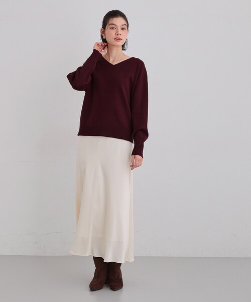 THE SHOP TK （ザ ショップ ティーケー ）の「【すっきりシルエットが叶う】大人のためのVネックニット/毛玉になりにくい/静電気防止/洗濯機OK（ニット/セーター・レディース・ボルドー/ライトグレー/ライトブルー/ブラック/アイボリー・13/12/14）」の18枚目の写真