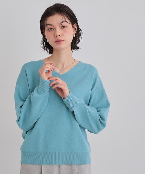 THE SHOP TK （ザ ショップ ティーケー ）の「【すっきりシルエットが叶う】大人のためのVネックニット/毛玉になりにくい/静電気防止/洗濯機OK（ニット/セーター・レディース・ボルドー/ライトグレー/ライトブルー/ブラック/アイボリー・13/12/14）」の15枚目の写真